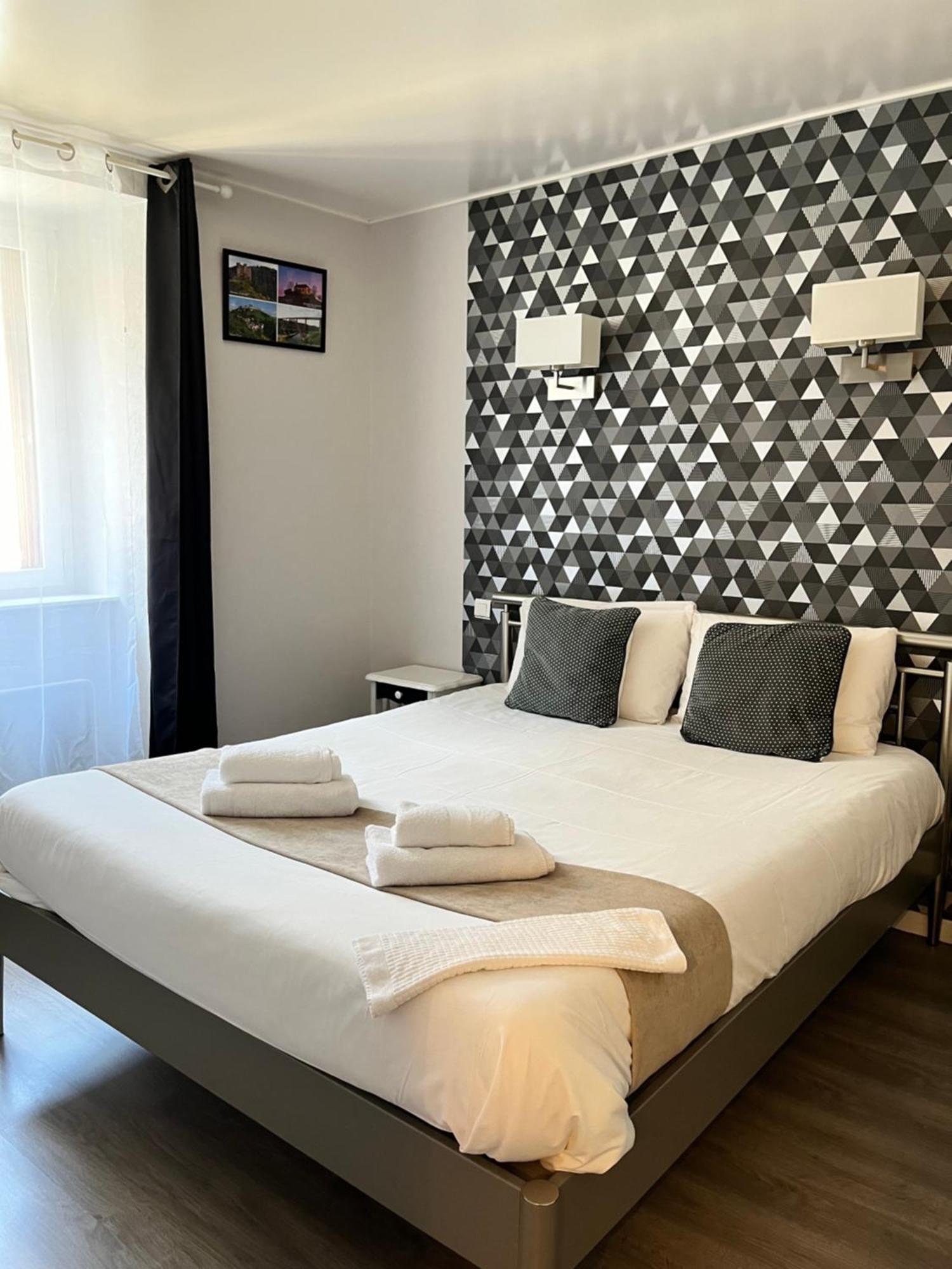 Hotel Du Nord - Ville-Haute Saint-Flour  Exterior photo